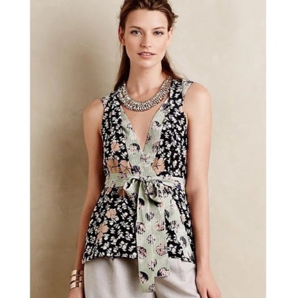 Anthropologie HD in Paris Starflower Top Silk 10 EUC